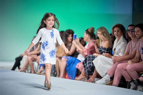 Desfiles E Invitados En La Feria Internacional De Moda Infantil Y