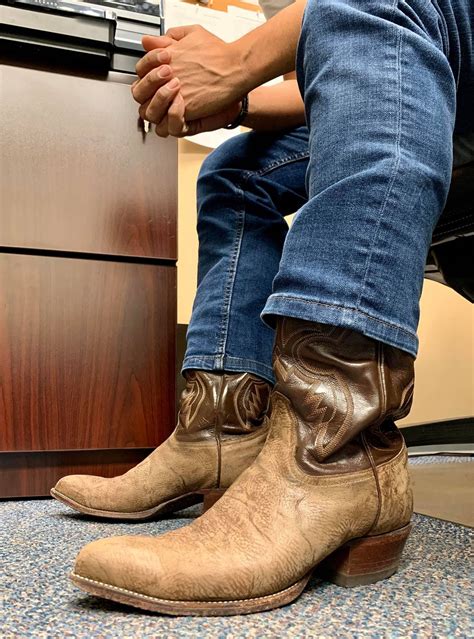 Mens Guide How To Wear Cowboy Boots The Right Way Peacecommission