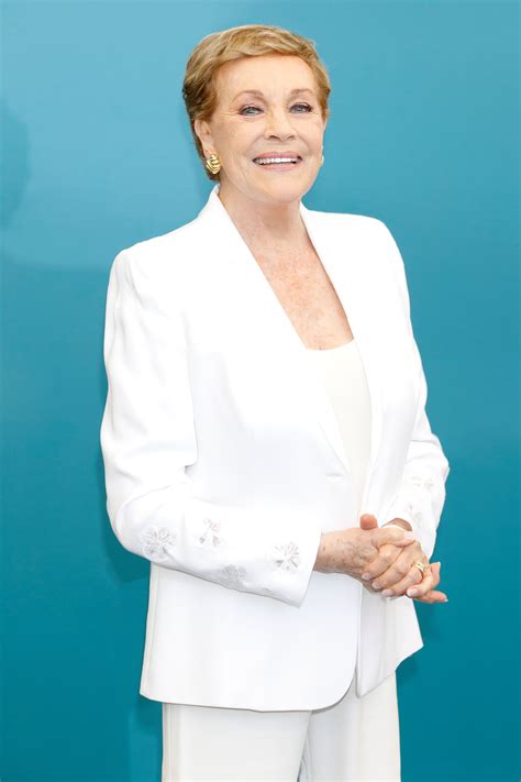 10 Things You (Probably) Didn't Know About Julie Andrews | ETCanada.com