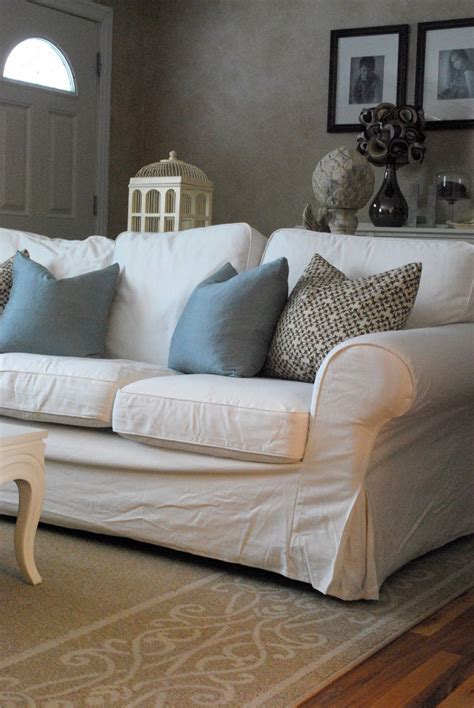 Comfortable White Slipcovered Sofa That Brings