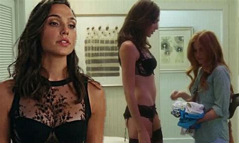 Gal Gadot Shows Off Figure In Hilarious Keeping Up With The Joneses Trailer Daily Mail Online