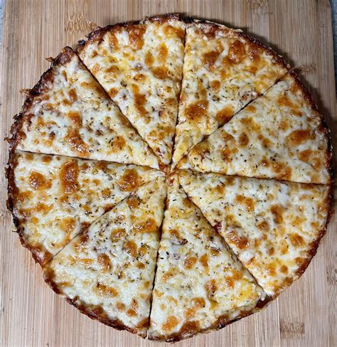 Amazing White Pizza Pizza