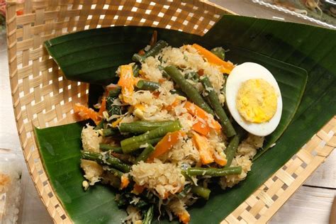 Resep urap sayuran pedas enak cita rasanya dan praktis cara bikinnya. Resep Gudangan, Urap Sayur dari Yogyakarta yang Cocok ...