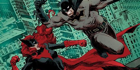 5 Superpowers Batwoman Keeps Hidden And 5 Weaknesses