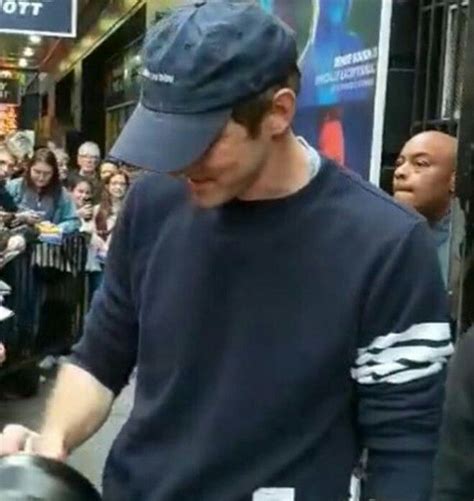 Pin By Lawan Rugwong On Lee Pace Aia Stage Door Pics Lee Pace Mens