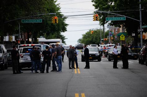 Nyc Shootings Suspected Gang Member Slain In Queens Man Takes Bullet