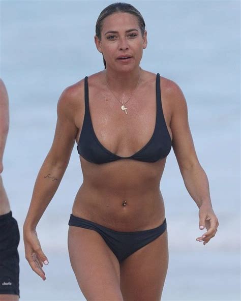 Lisa Clark In Black Bikini On A Beach In Sydney Wwceleb Lisaclark