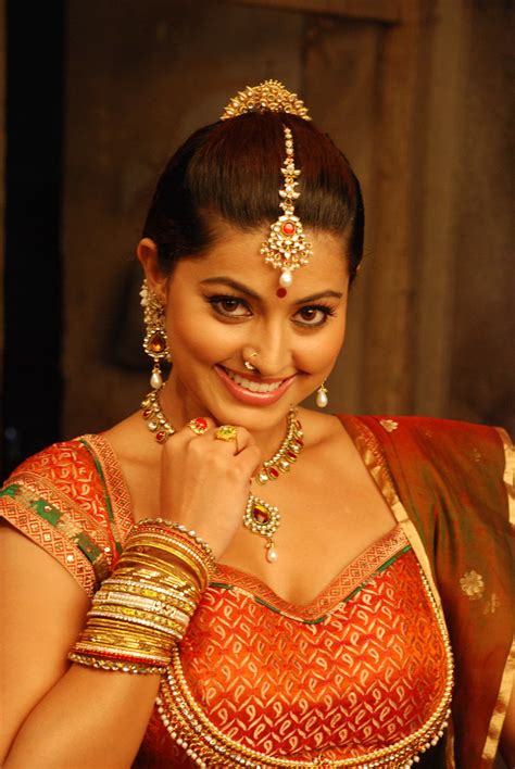 Tamil Actress Gorgeous Sneha Beautiful Hot Stills Ponnar Shankar New Stills Photos Gallery