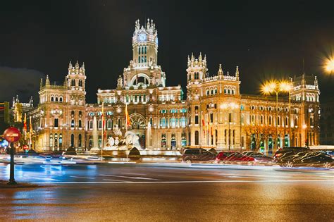 The city has almost 3.4 million inhabitants and a metropolitan area population of app. Casas y pisos en Madrid capital - Viajes | Tribunaram