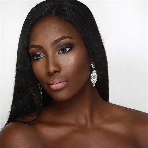 Lovely Natural Makeup For Black Women That Make More Beautiful