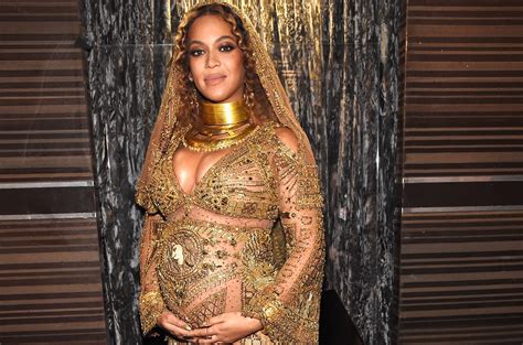 Beyonce S Pregnancy Announcement Photo Is The Most Liked Photo Of