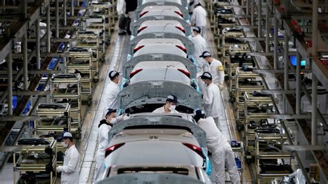Chinas Factory Activity Slumps At Fastest Pace In Two Years