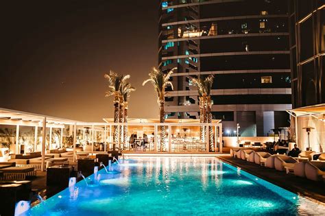 On average 15,000 aed/ month or (4000 usd) is considered good income in dubai for a family of 4 persons husband, wife, and 2 children. Mindsalike's exclusive networking event for CEOs, VPs ...