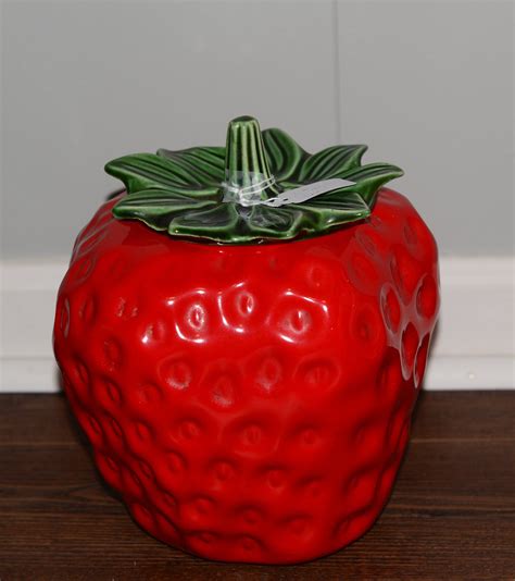 Vintage Mccoy Or Metlox Strawberry Cookie Jar In Bright Red Pottery