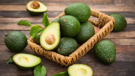 Trucos para que el aguacate no se ponga negro y cuáles son sus beneficios