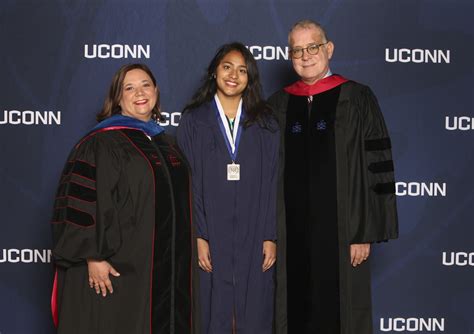 Img4209 Honors Program Medals Ceremony 2017 University Of Connecticut Honors Program Flickr
