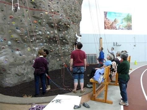 Indoor Rock Climbing An Introductioncourse Detail