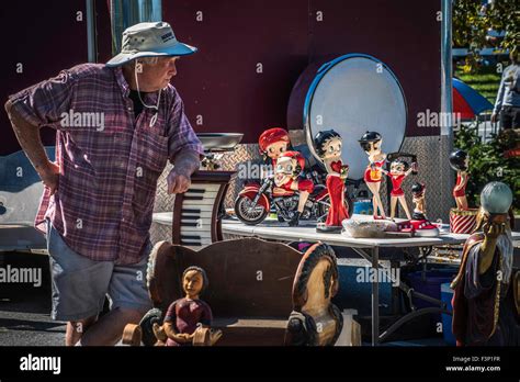 Hershey, USA. 10th Oct, 2015. Over 9,000 flea market spaces, and over