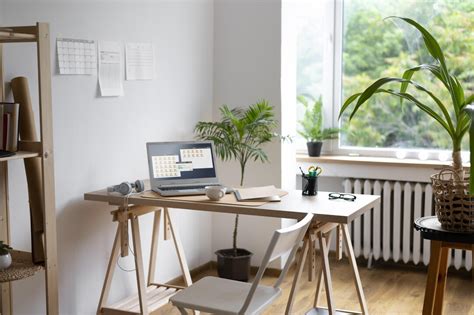 Most Employees Dont Like Their Home Office Set Up — Heres How To Fix This