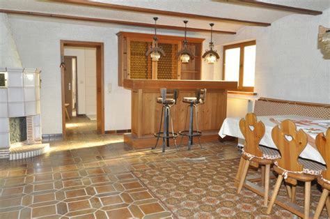 Literally western forest is a low mountain range on the right bank of the river rhine in the german federal states of rhineland palatinate hesse and north rhine westphalia. VERKAUFT!-Geräumiges Wohnhaus mit Scheune | VR-Bank ...