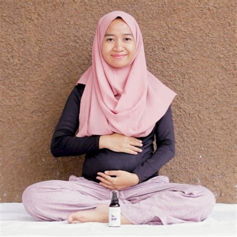 Keluhan pada awal kehamilan merupakan kondisi yang normal, misalnya sakit pinggang belakang. Meredakan Sakit Punggung dan Pinggang Saat Hamil