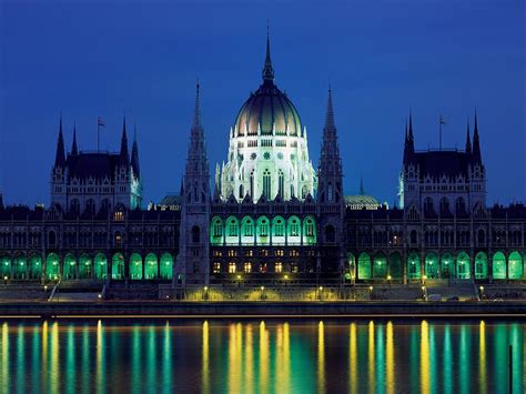Then you mustn't miss this experience! Budapest - Wikipedia