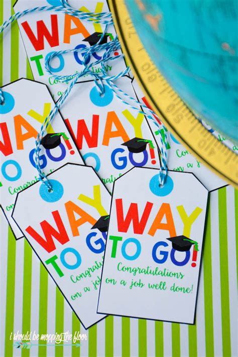 And who has time to come up with gobs of awards that fit their students. i should be mopping the floor: Free Printable End-of-School Gift Tags