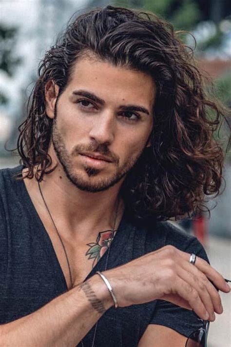 Fresh Hairstyles For Men With Wavy Hair Wavy Hair Men Long Hair