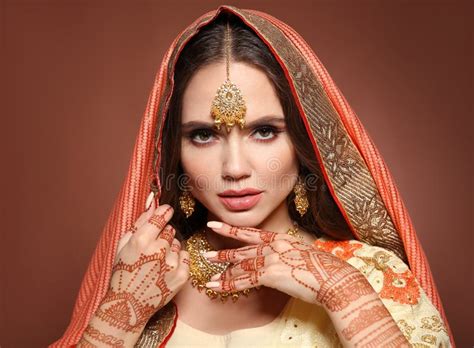 Mehendi Portrait Beautiful Indian Girl Saree Young Hindu Woman Model