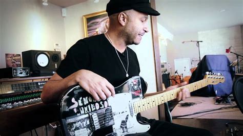 What We Can Learn From Tom Morello Guitar Setup Six Trains Two Boats