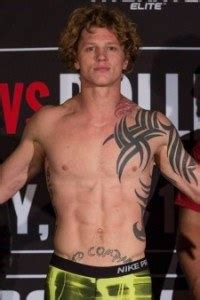 Qlife News From Around The Web Omg Hes Naked Mma Fighter Brett Shoenfelt