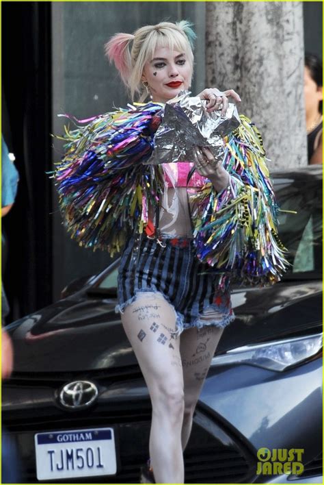 Margot Robbie As Harley Quinn In Birds Of Prey First Look Pics Photo 4221800 Pictures