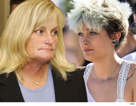 Paris Jackson Mom Debbie Rowe Paris Jackson Opens Up About Reuniting With Her Mom At 15 We
