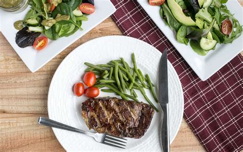 These quick meal ideas will help you fit dinner into the family's busy schedule every night. Valentine's Day Dinner Ideas for an Intimate Meal at Home
