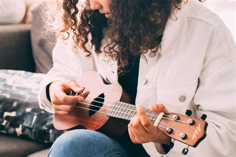 Learn How To Play Ukulele In Easy Online Lessons Skill Success