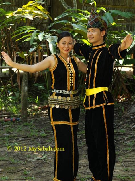 Pakaian tradisional suku kaum lotud. Pakaian tradisi Sabah