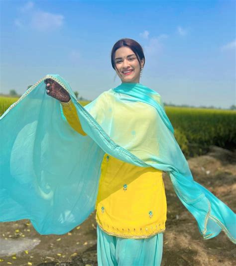 What A Diva Avneet Kaur Looks Droolworthy In Gorgeous Yellow And Sky