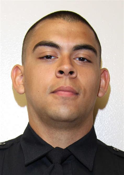 Prosecutors drop assault charge against San Antonio police officer