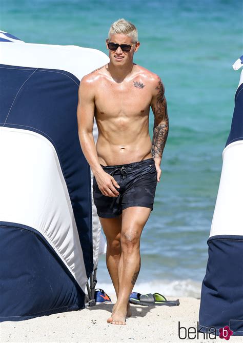 We link to the best sources from around the world. James Rodríguez luciendo torso - Torsos desnudos, los ...