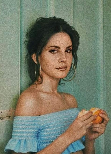 Lana Del Rey Makeup Eyeliner Winged Liner Natural Vintage With Retro