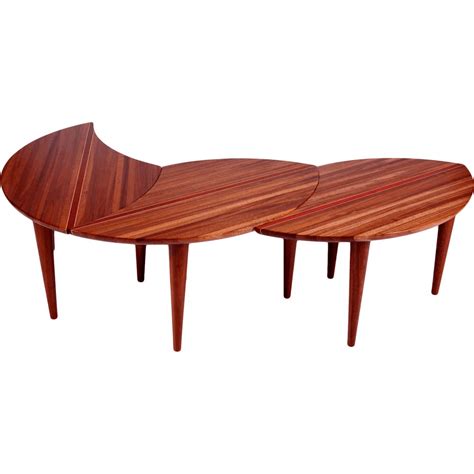 Each table is custom built in the usa, so you can choose from a variety of colors and reclaimed wood finishes. Wood L shape puzzle coffee table design | EasyHomeTips.org