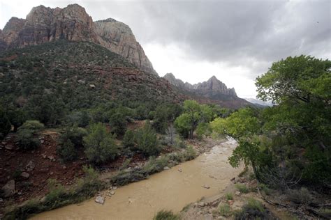 Zion National Park Floods Trapped 7 People In Narrow Canyon The Daily