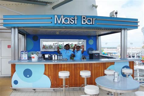 Our Complete Guide To The Oasis Of The Seas Bars