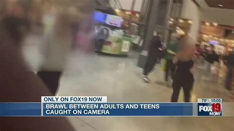 Teens Adults Caught On Cam ‘brawling At Liberty Center Youtube