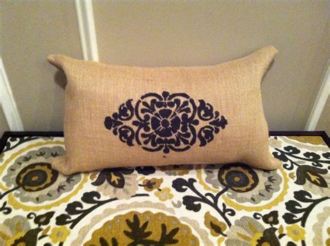 How to make map pillows. No sew burlap pillow | Pillows, Throw pillows, Burlap pillows