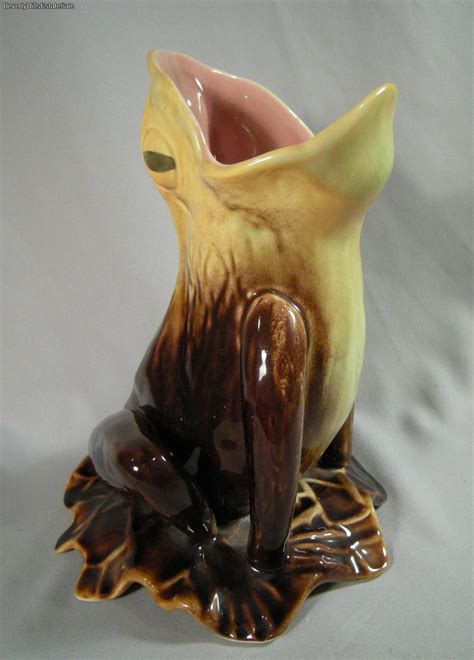 Beautiful Vintage Majolica Ceramic Frog Flower Vase Ebay