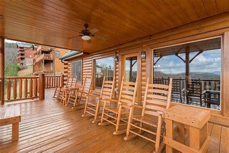 Grand Timber Lodge In Sevierville W 5 Br Sleeps18