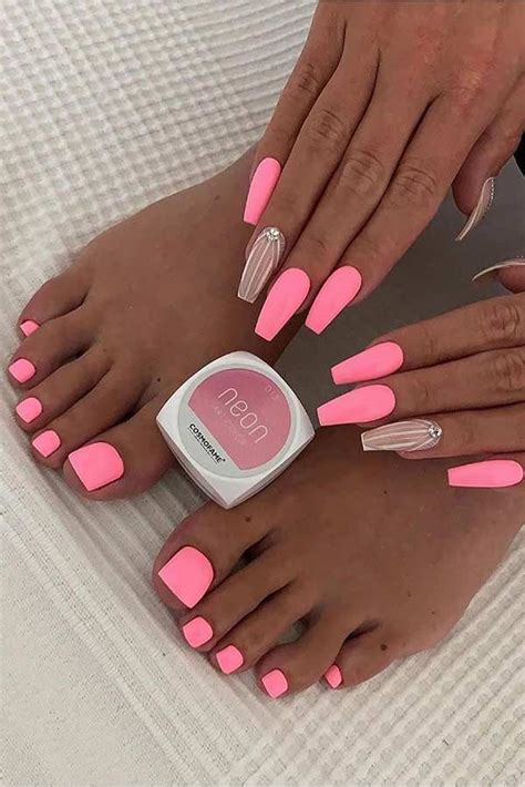 23 Neon Pink Nails And Ideas To Wear All Summer Long Stayglam Neon