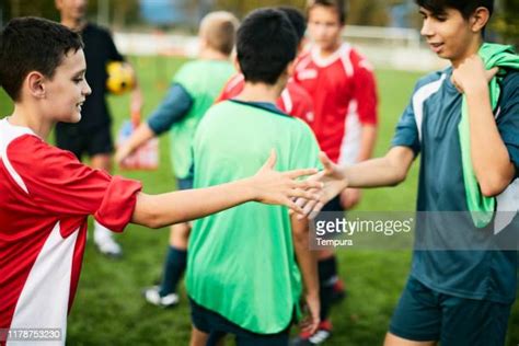 Kids Shaking Hands Photos And Premium High Res Pictures Getty Images