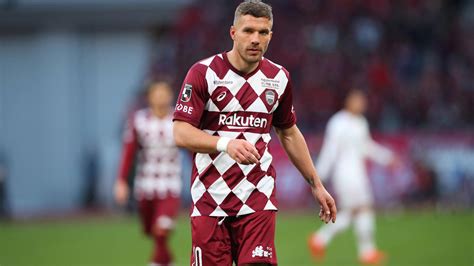 Gornik zabrze wants to sign the world champion. Lukas Podolski: Ex-Nationalspieler wechselt zurück in die ...
